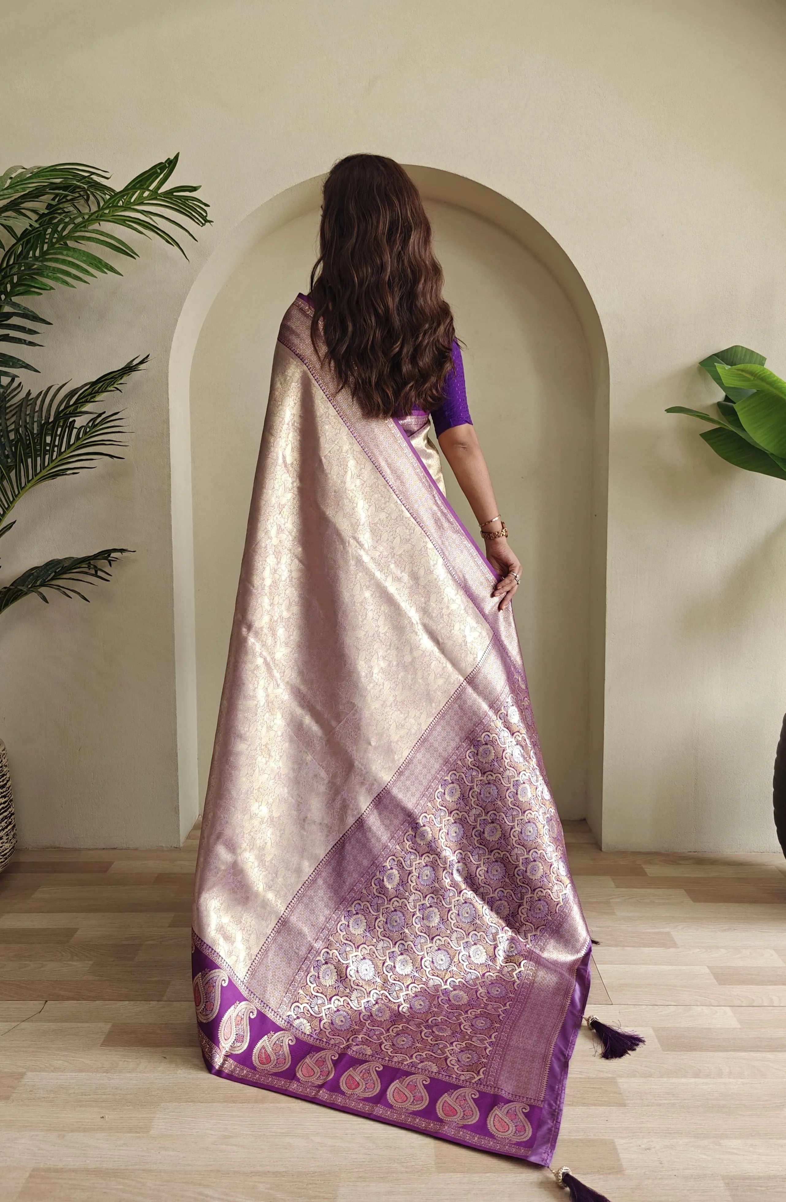 Zari Kanchi SIlk Contrast Border Banarasi Saree  (Product Code: AS-921)