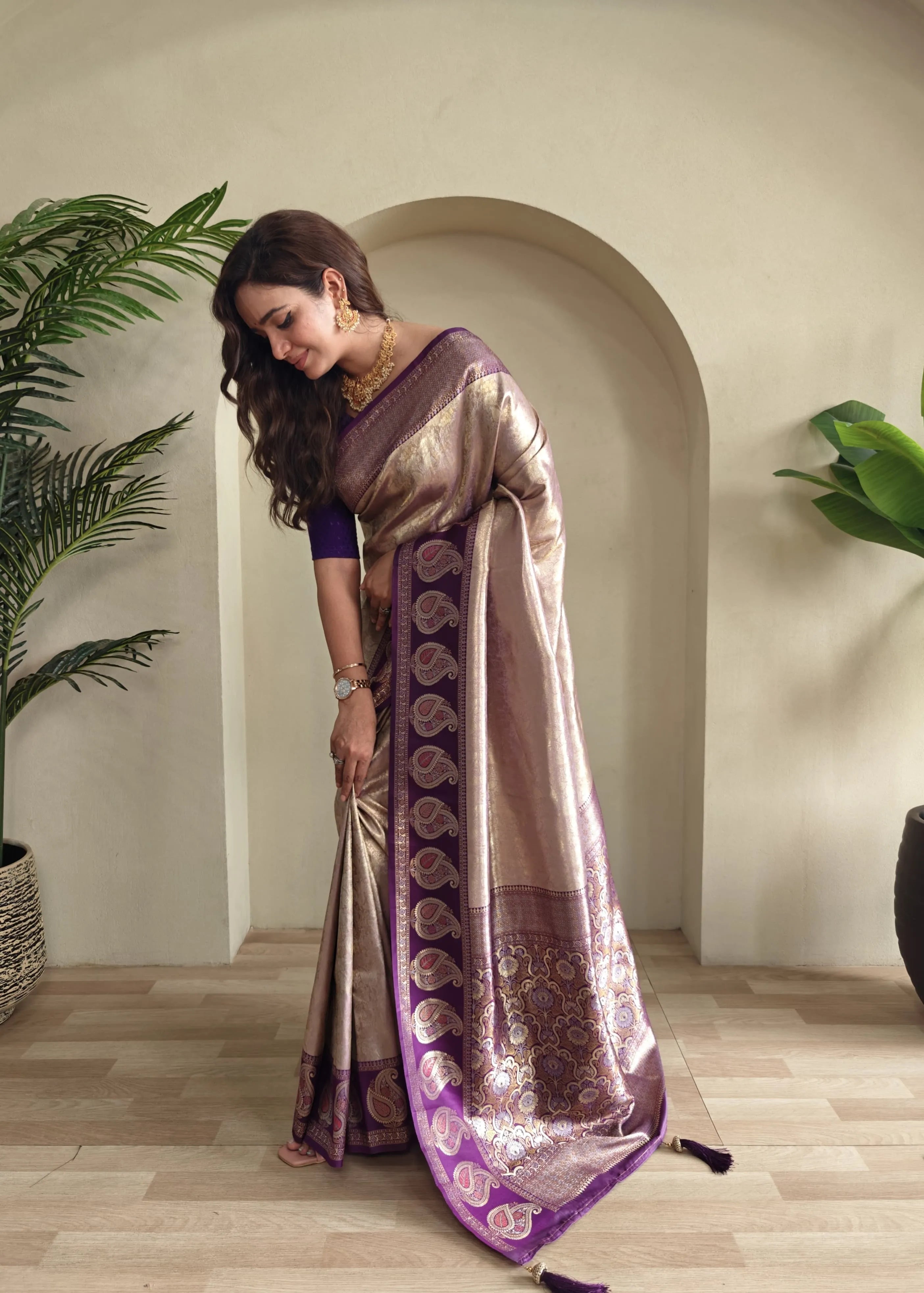 Zari Kanchi SIlk Contrast Border Banarasi Saree  (Product Code: AS-921)
