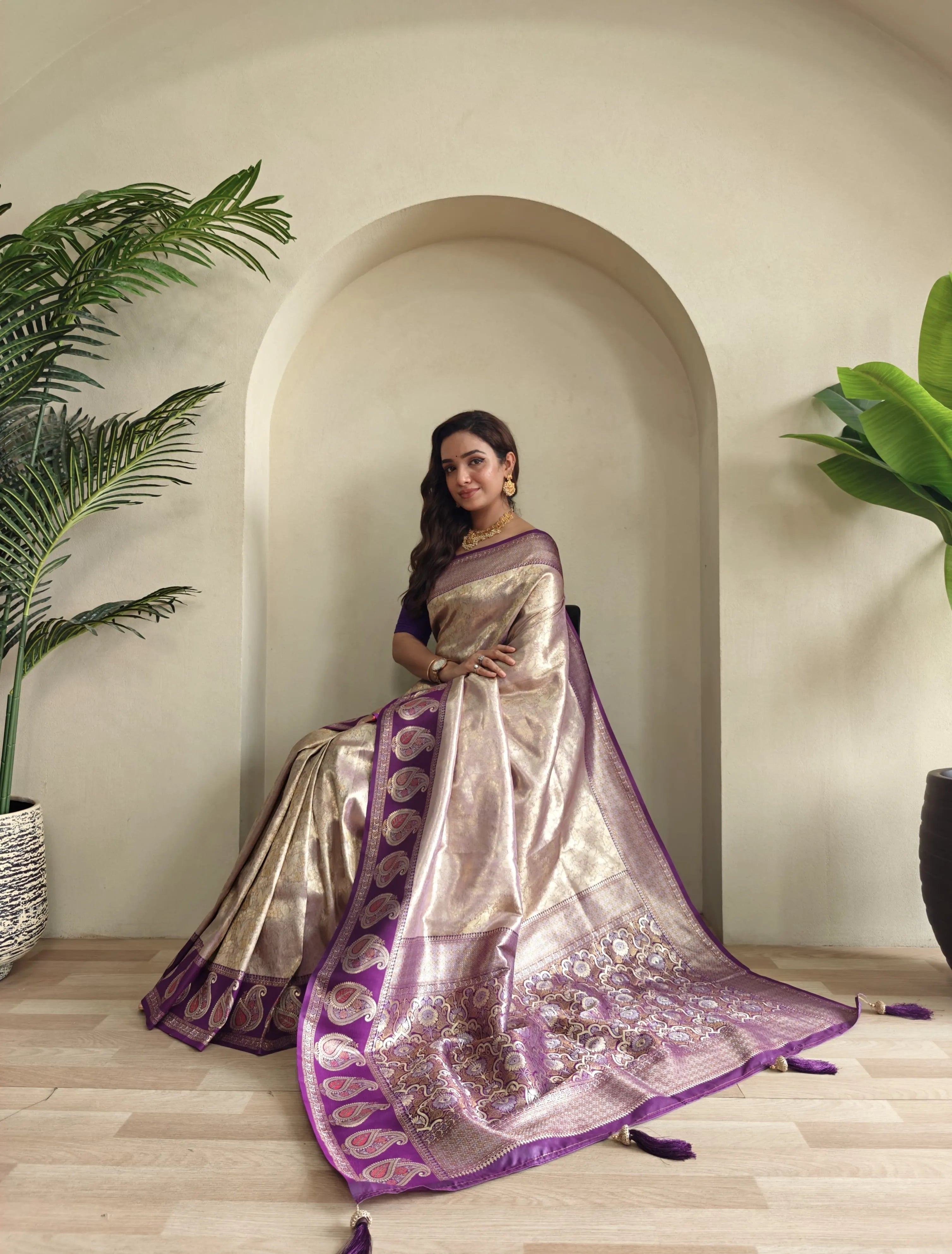 Zari Kanchi SIlk Contrast Border Banarasi Saree  (Product Code: AS-921)