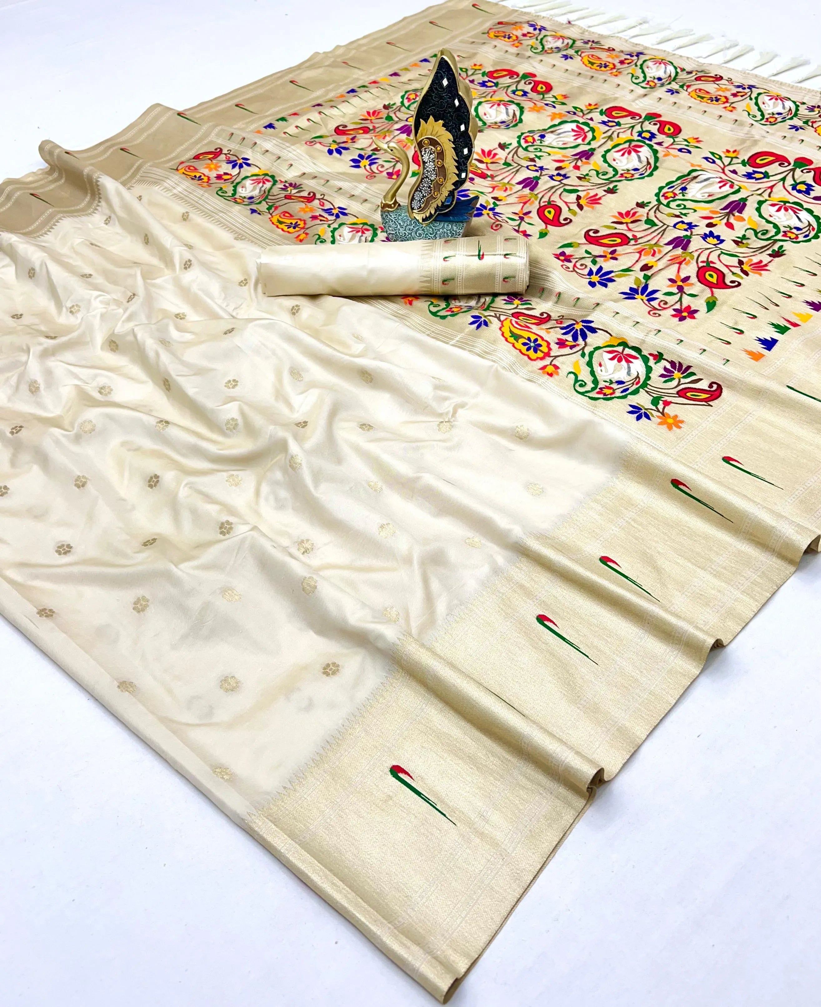 Soft Silk Traditional Paithani Saree