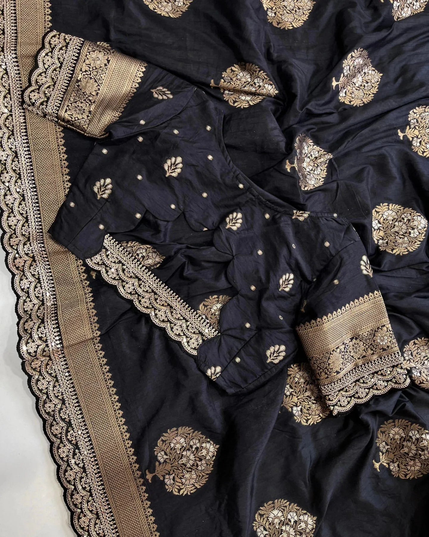 Banarasi Jaal Embroidery Sequence Work Sarees (Unstiched Blouse)