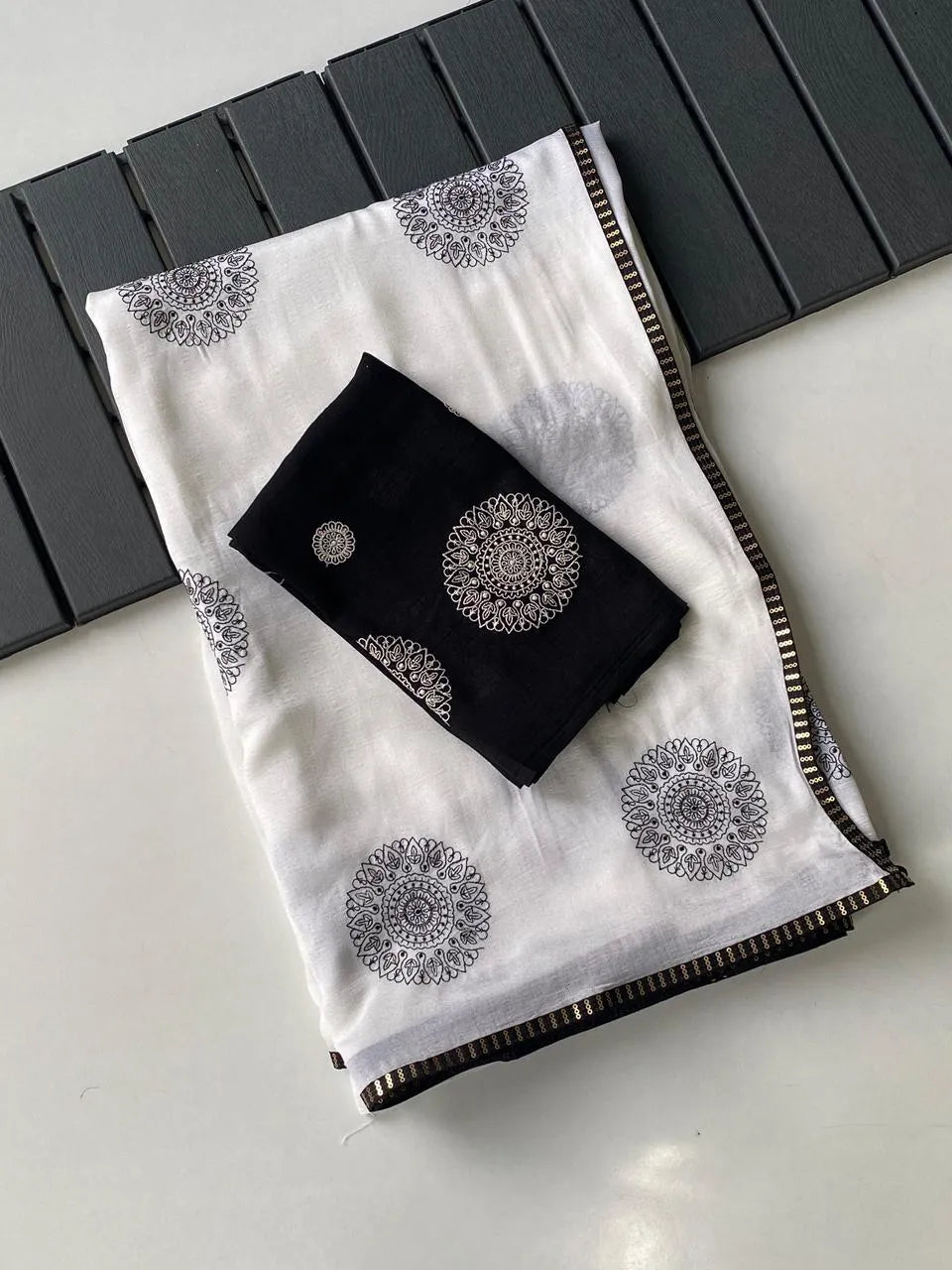 Pure Crush Fabric Embroidered Butta Saree