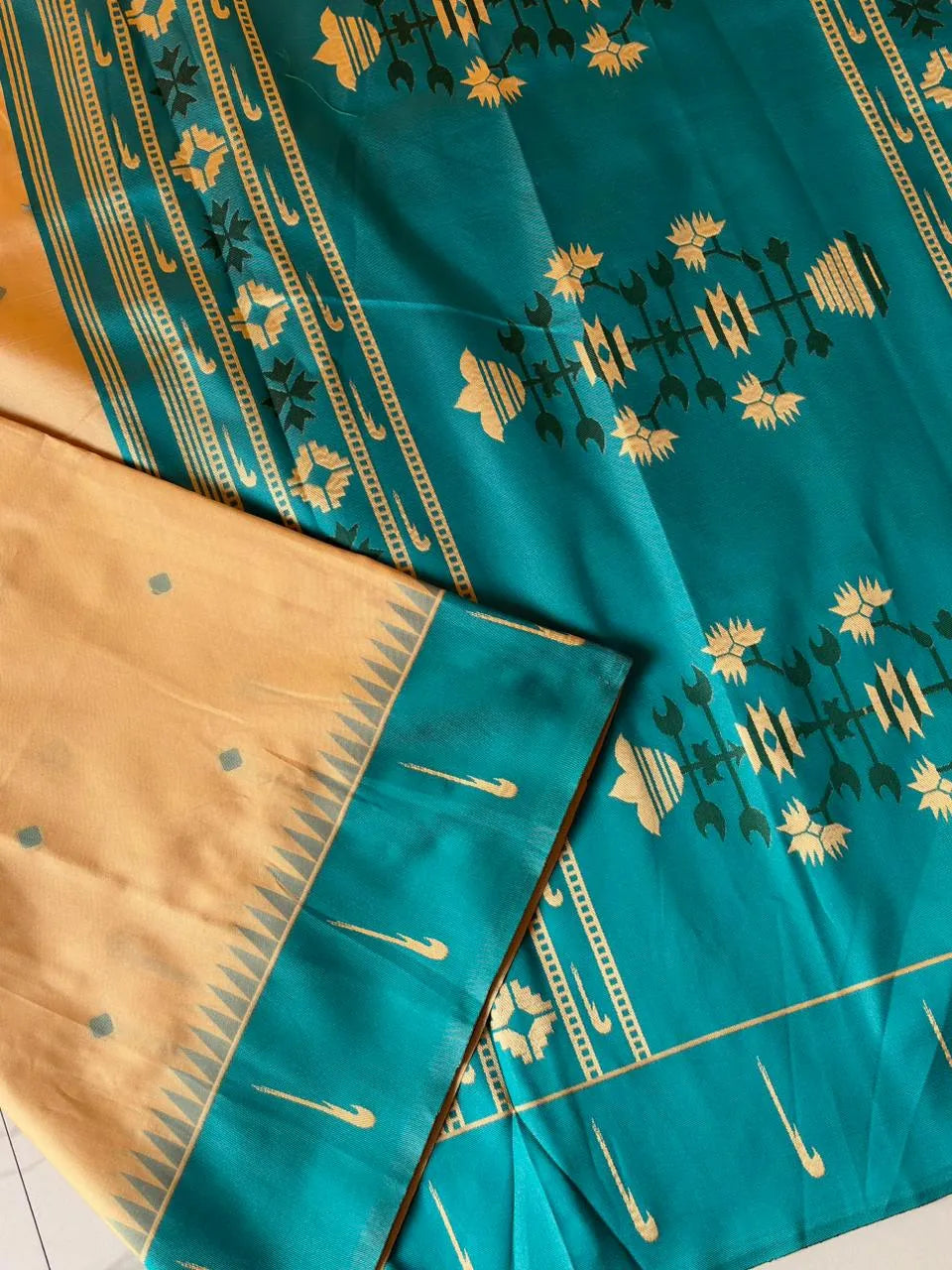 Handloom Soft Silk Muniya Border Rich Saree