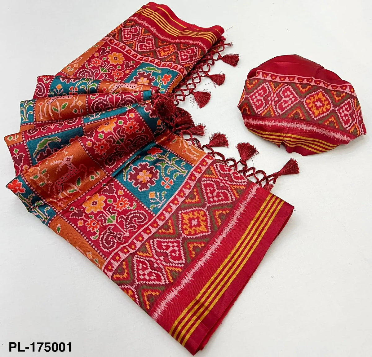 Super Trending Patan Patola Printed Handloom Silk Saree