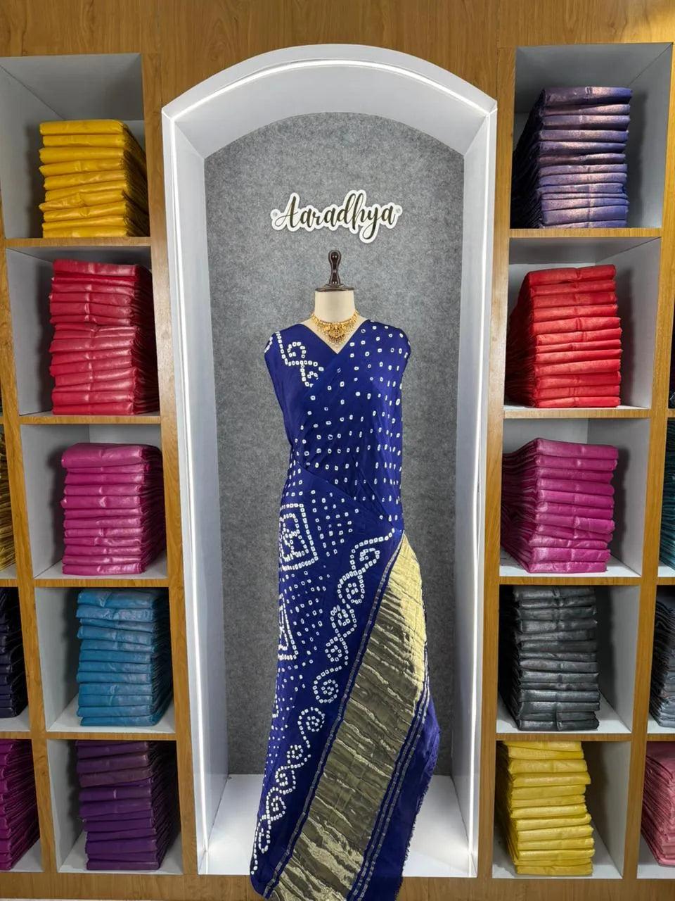 Ek Dani Bandhani With Pure Lagadi Patta Saree