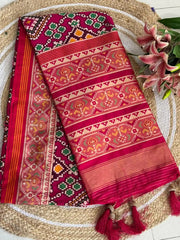 Premium Patola Weaving Phool Jaal Design Saree
