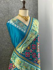 Premium Patola Weaving Phool Jaal Design Saree