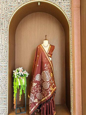 Soft Khadi Raw Silk Floral Pallu Saree