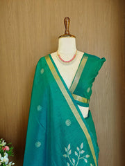 Soft Khadi Raw Silk Floral Pallu Saree