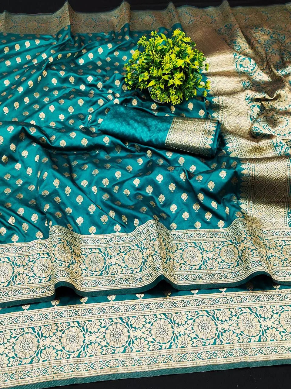 Banarasi Zari Motif Silk Fabric Saree