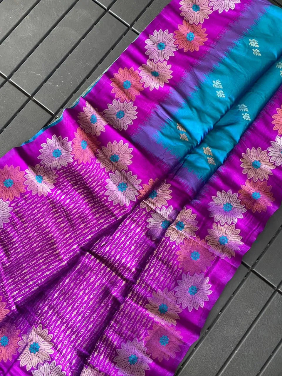 Soft Silk Floral Zari Weaving Saree