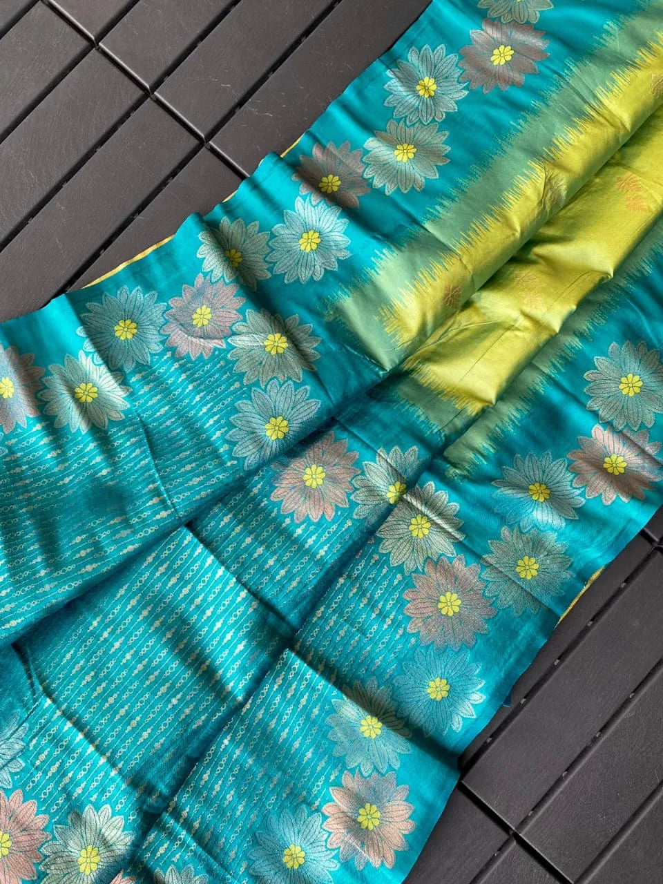 Soft Silk Floral Zari Weaving Saree