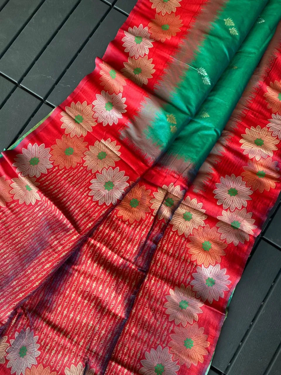 Soft Silk Floral Zari Weaving Saree
