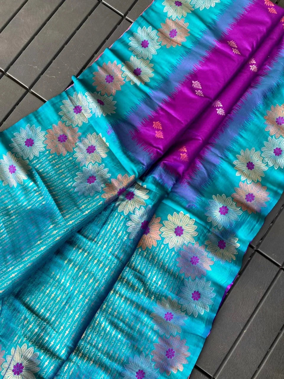 Soft Silk Floral Zari Weaving Saree