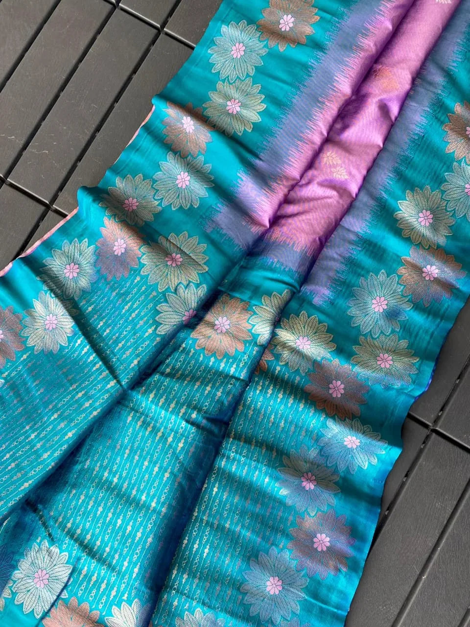 Soft Silk Floral Zari Weaving Saree
