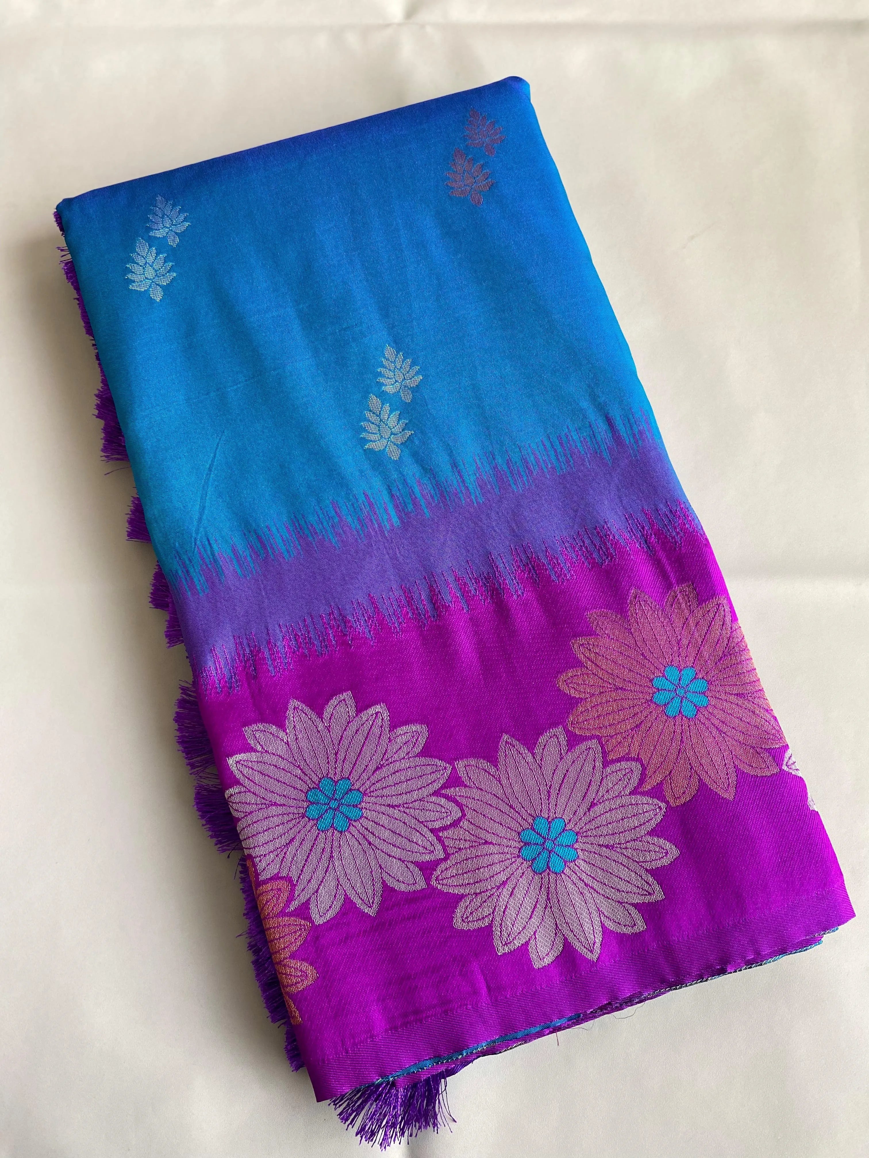 Soft Silk Floral Zari Weaving Saree