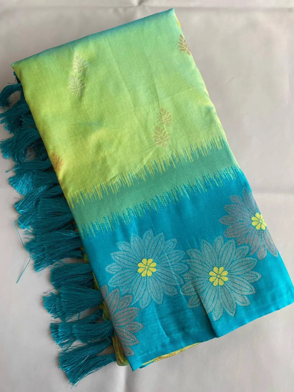 Soft Silk Floral Zari Weaving Saree