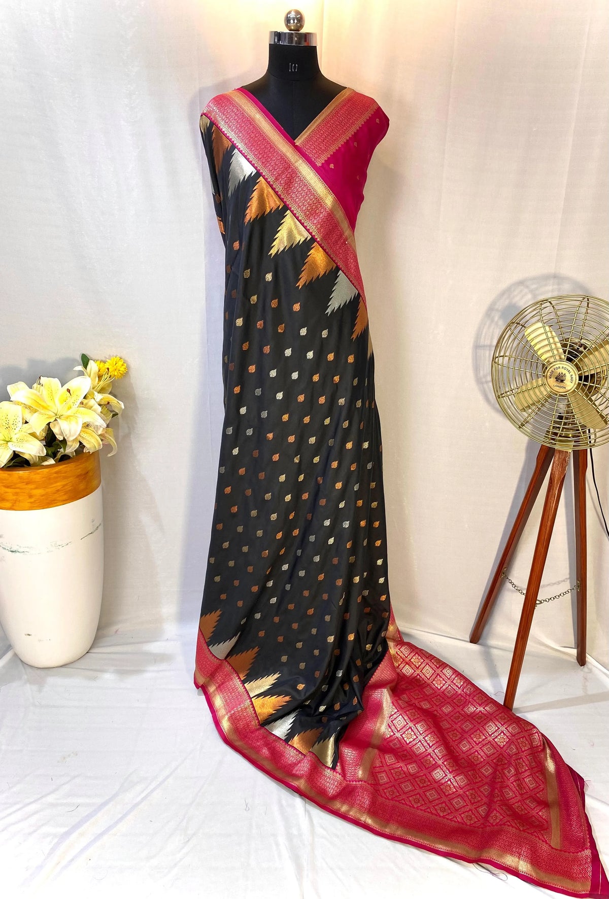 Black Semi Kanchipuram Temple Weaving Border Saree