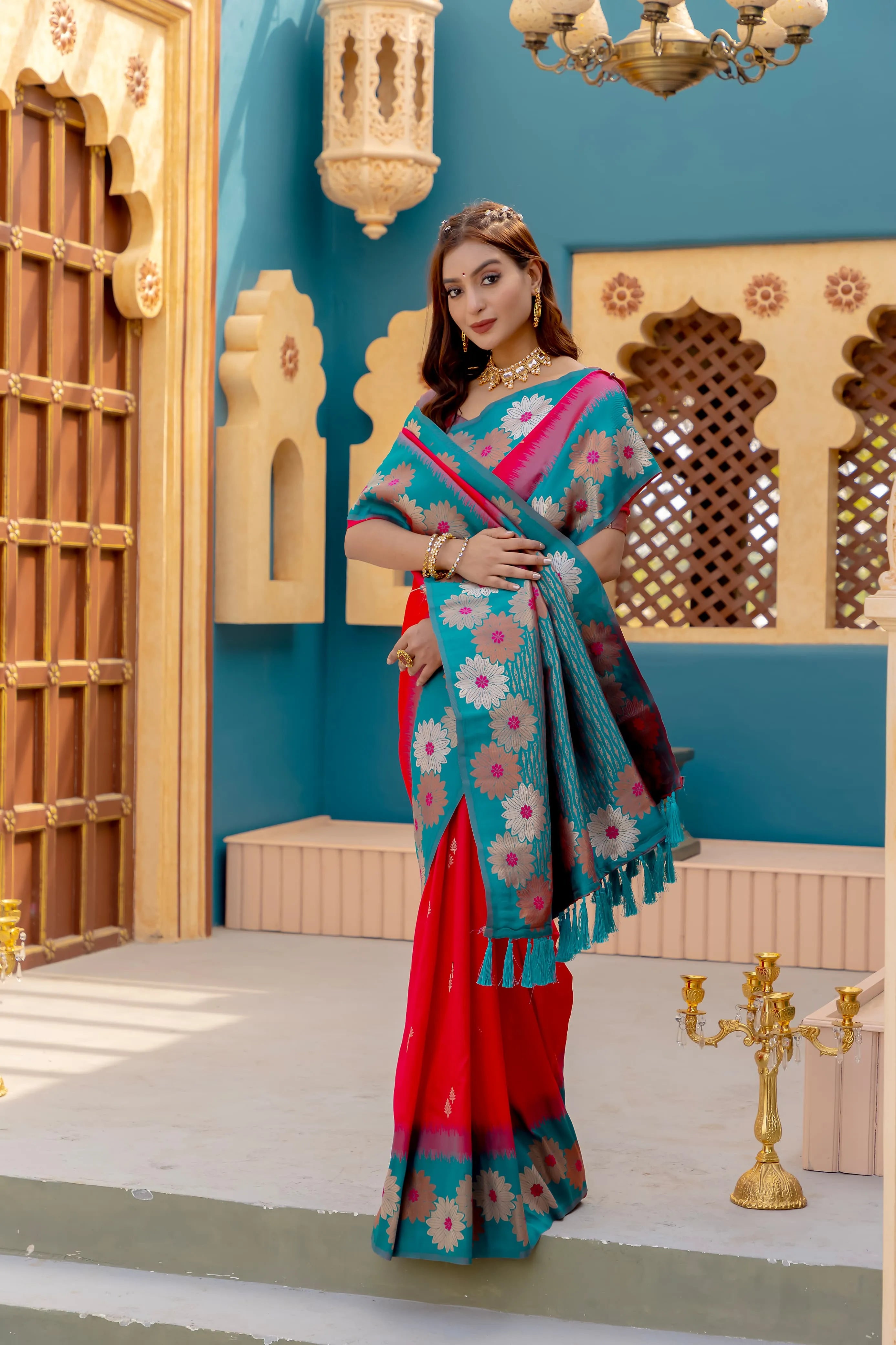 Soft Silk Floral Zari Weaving Saree