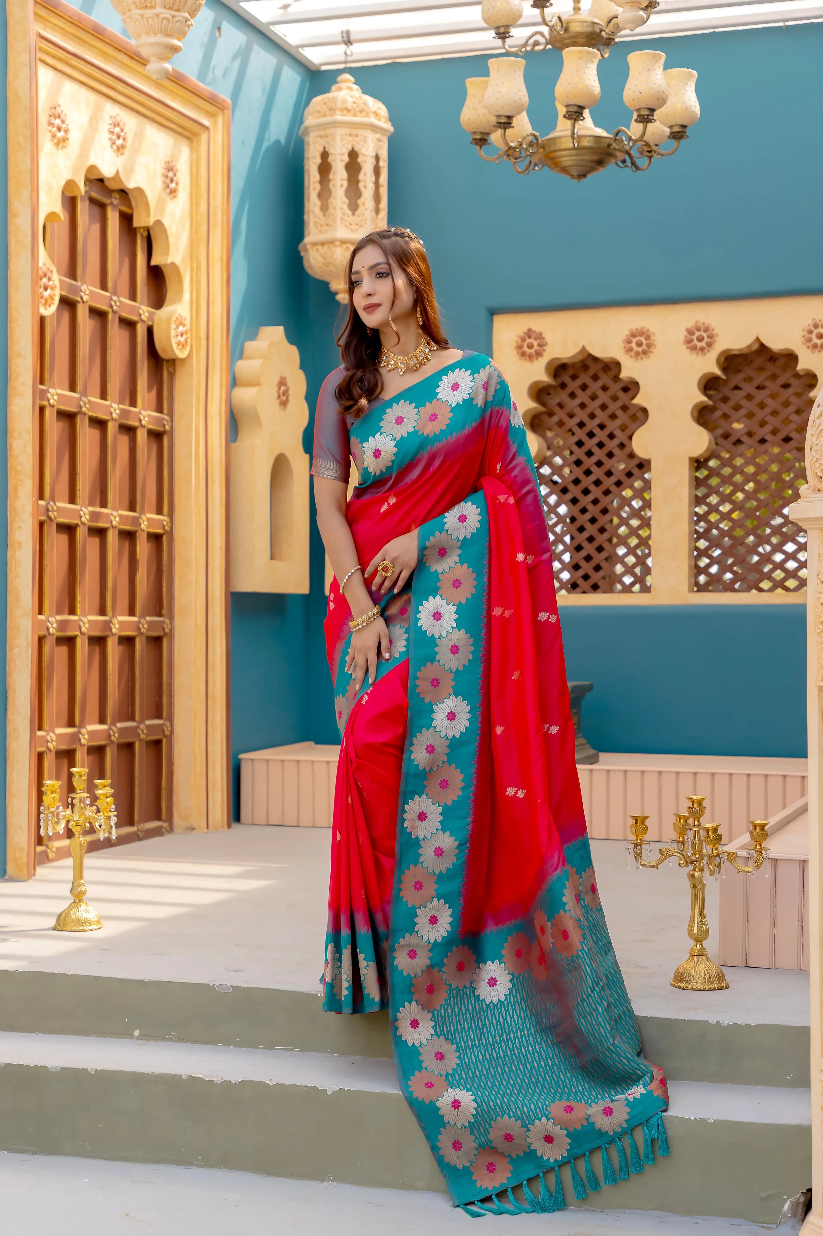 Soft Silk Floral Zari Weaving Saree