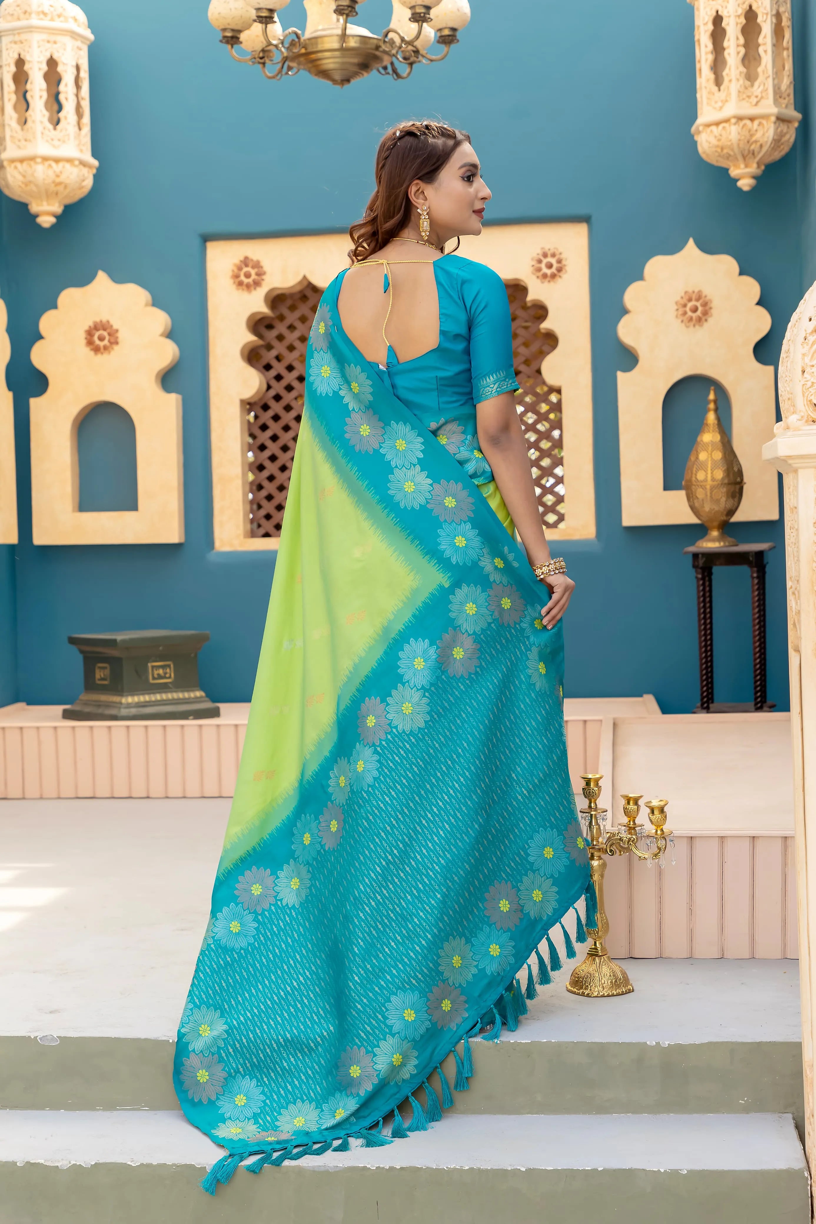 Soft Silk Floral Zari Weaving Saree