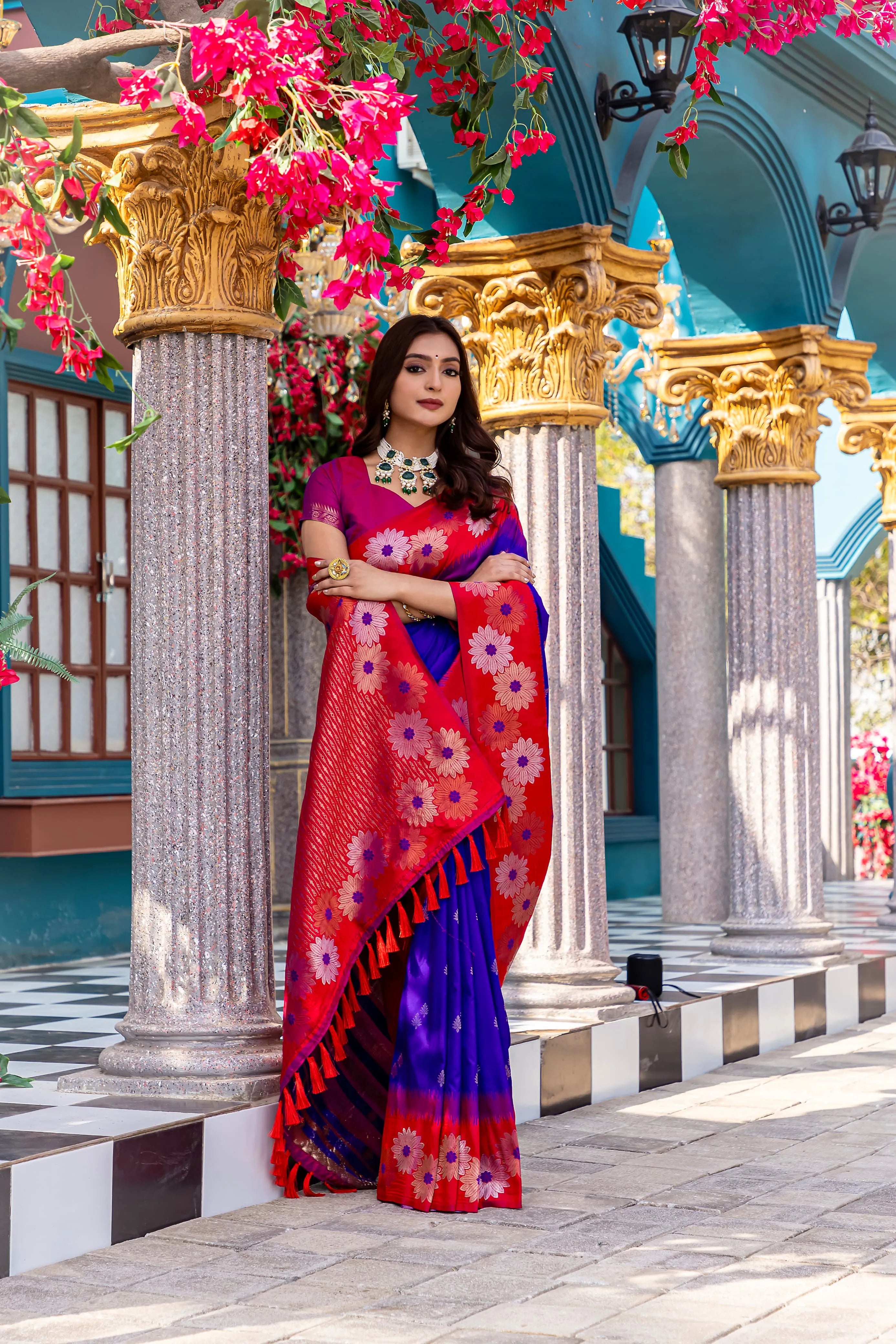 Soft Silk Floral Zari Weaving Saree