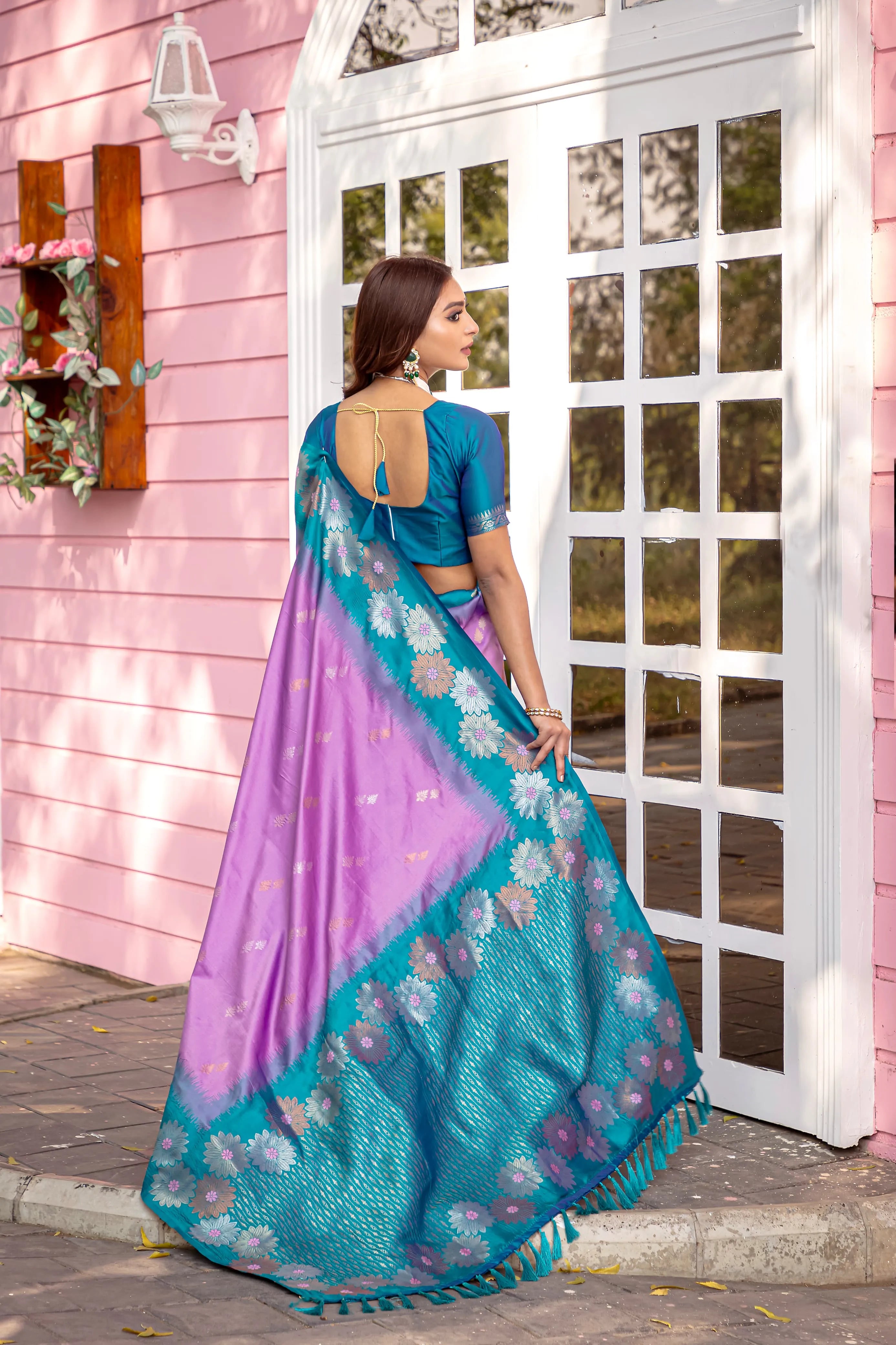 Soft Silk Floral Zari Weaving Saree