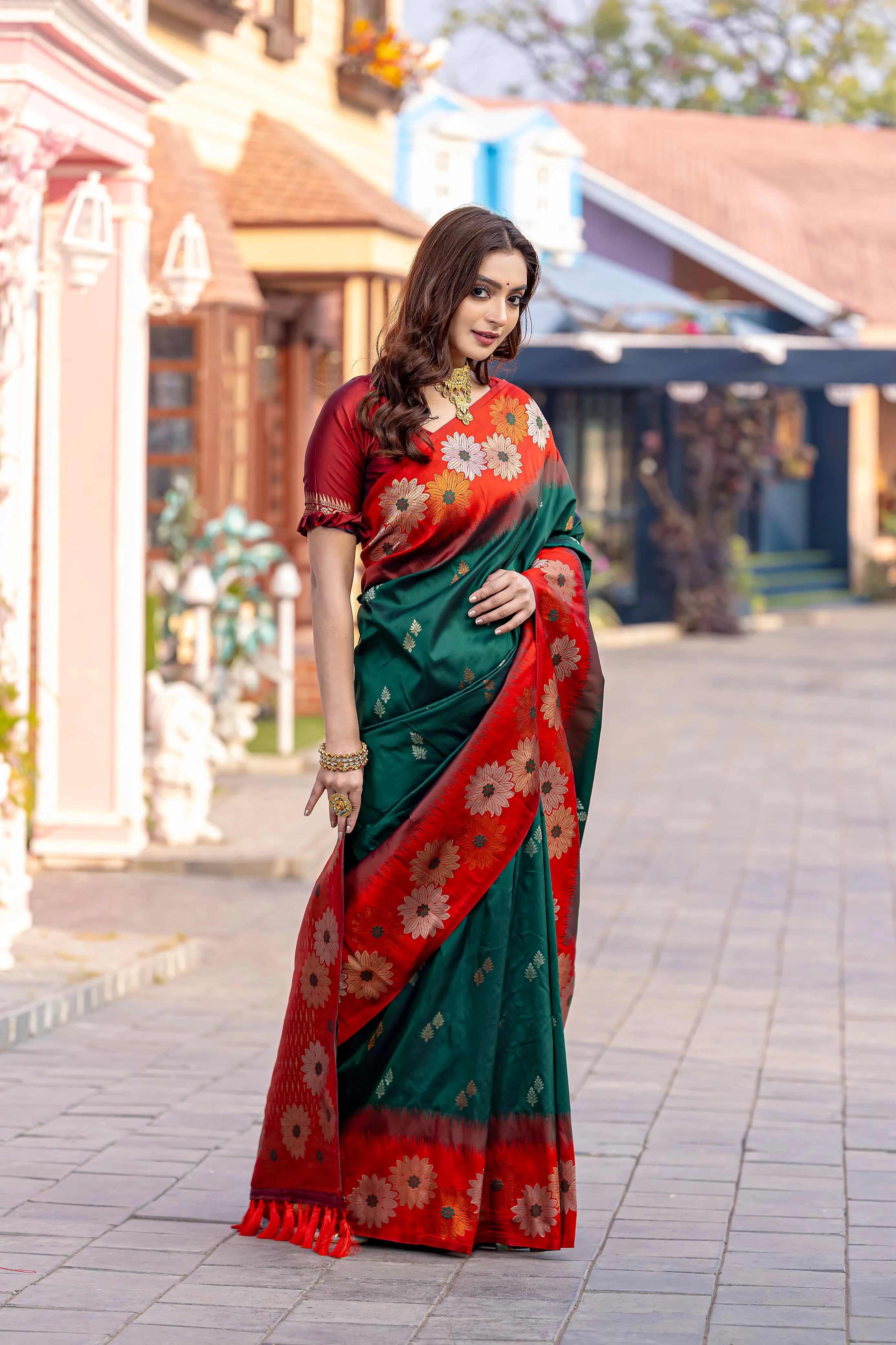 Soft Silk Floral Zari Weaving Saree