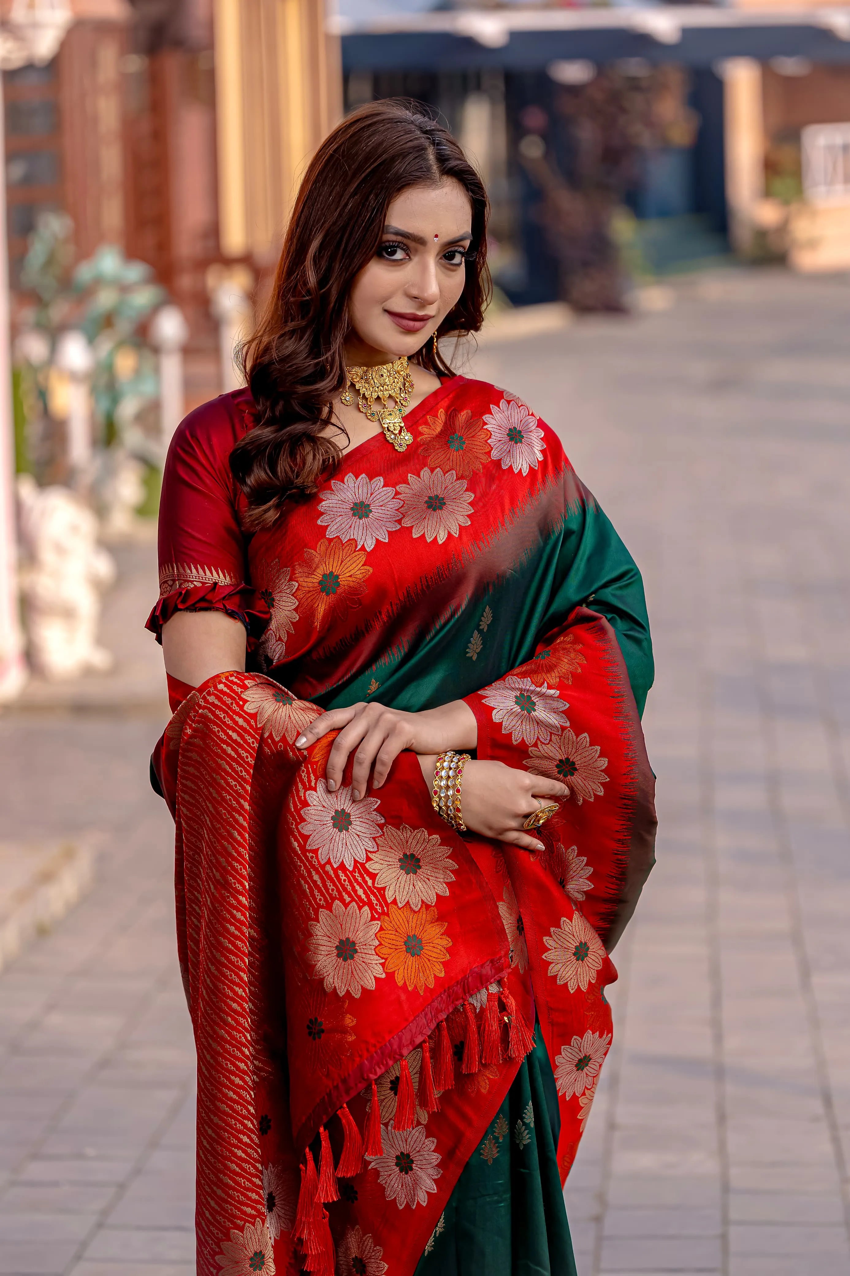 Soft Silk Floral Zari Weaving Saree