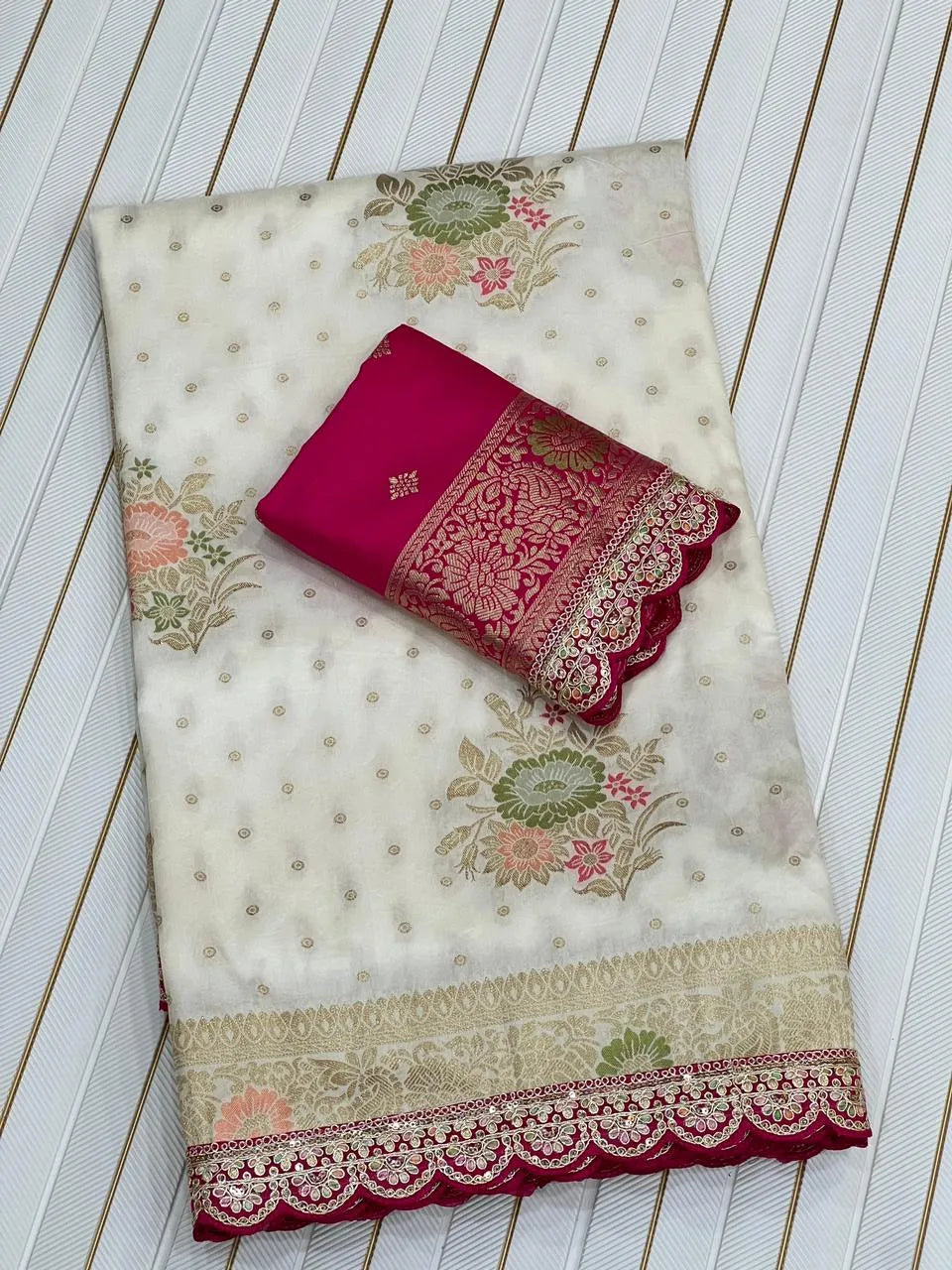 Dolla Silk Embroidery Work Lace Banarasi Saree