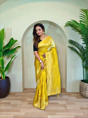 Munga Soft Silk 3D Flower Masterpiece Saree