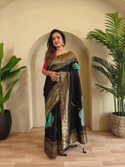 Munga Soft Silk 3D Flower Masterpiece Saree
