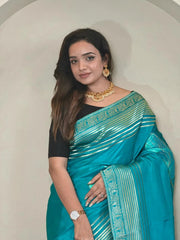 Munga Soft Silk 3D Flower Masterpiece Saree