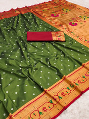 Trending Bandhani Paithani Weaving Saree
