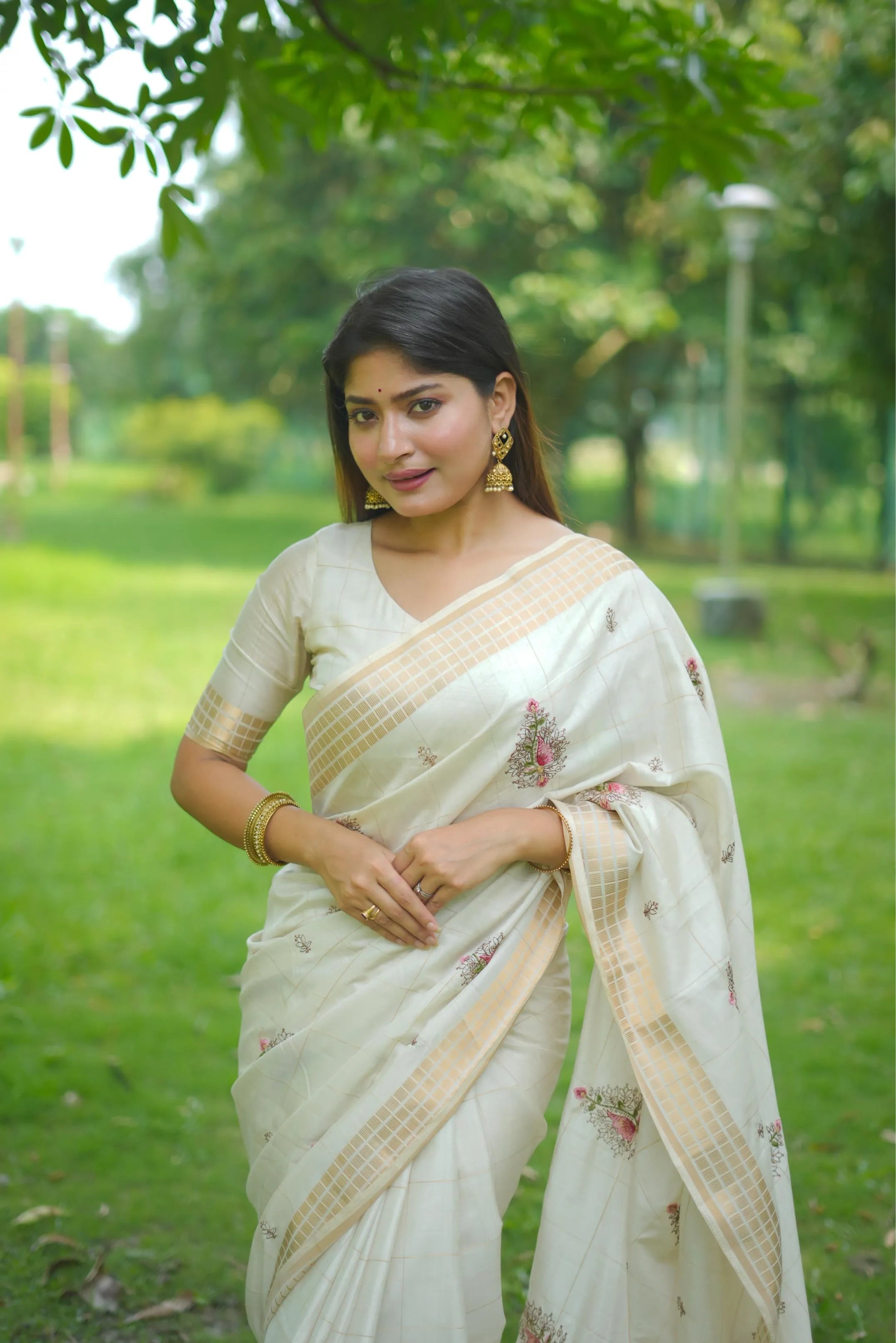 Soft Cotton Embroidered Kantha Work Saree
