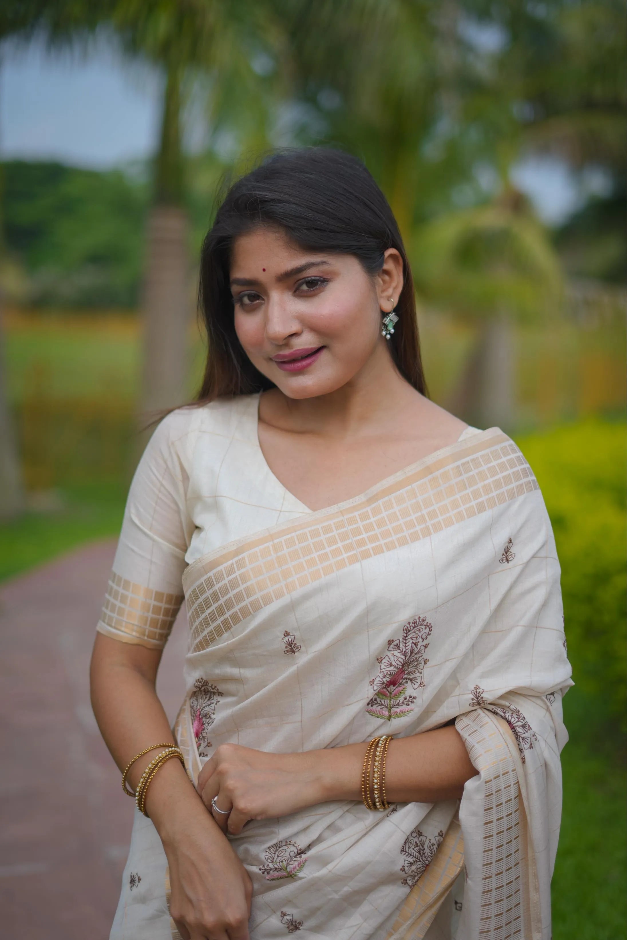 Soft Cotton Embroidered Kantha Work Saree
