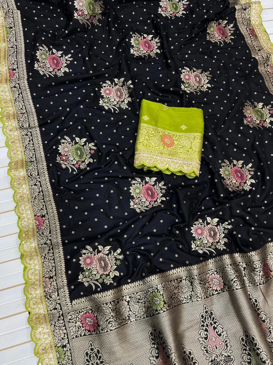 Dolla Silk Embroidery Work Lace Banarasi Saree
