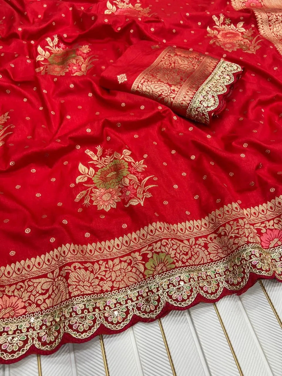 Dolla Silk Embroidery Work Lace Banarasi Saree