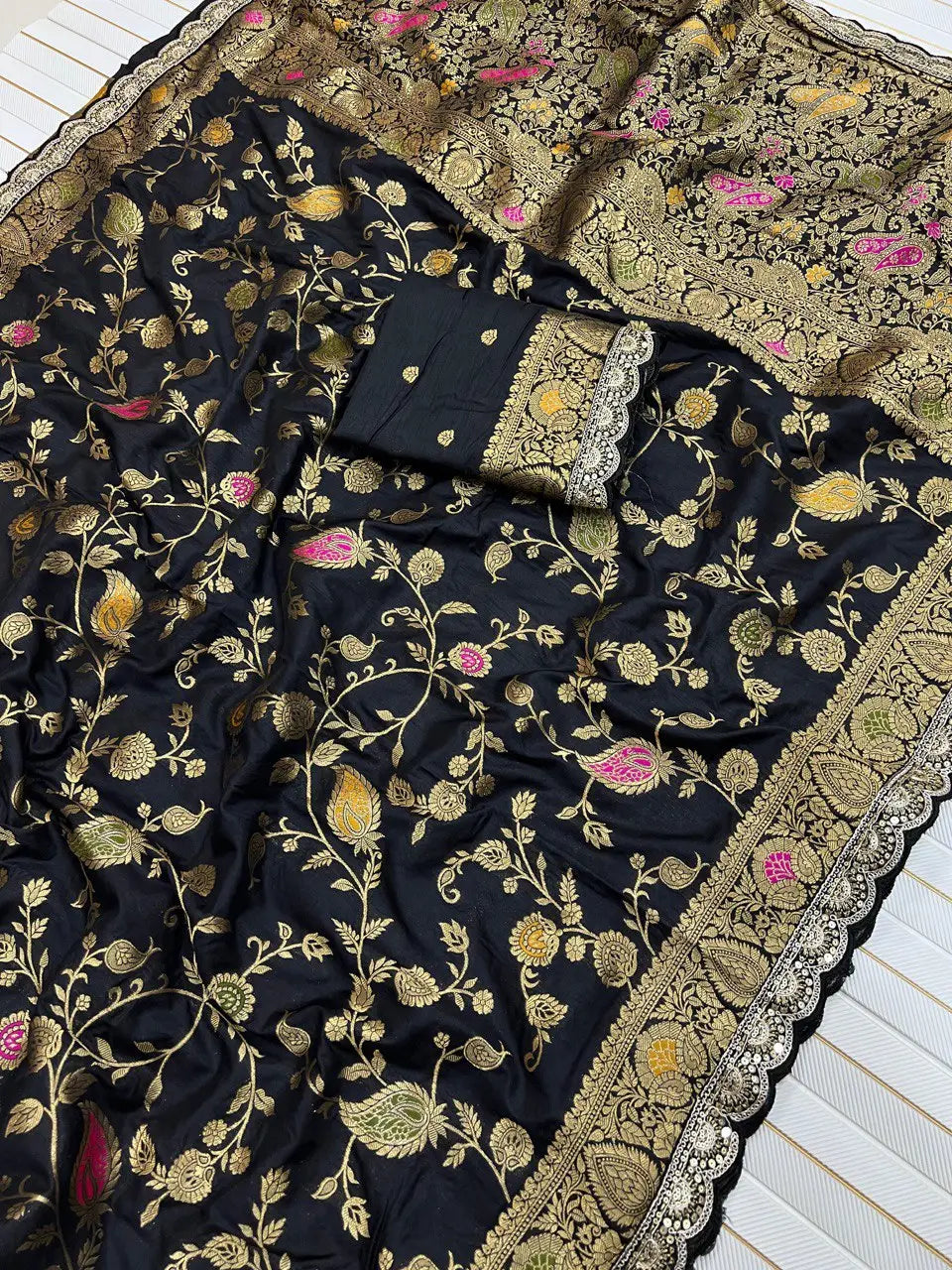 Dola SIlk Designer Banarasi Saree
