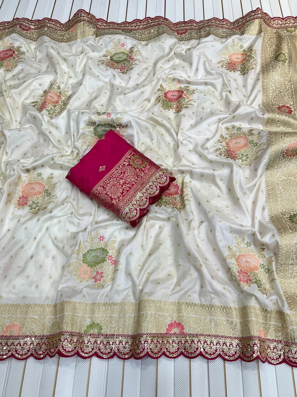 Dolla Silk Embroidery Work Lace Banarasi Saree